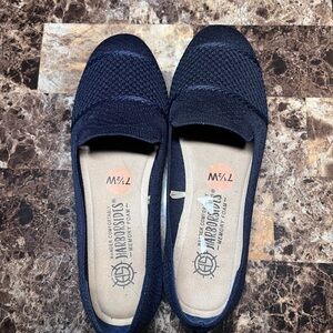 AEROSOLES Women's Dark Blue Flats